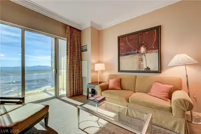 135 HARMON Avenue 702, Las Vegas, NV 89109 Living Room