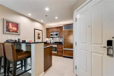 135 HARMON Avenue 702 Kitchen