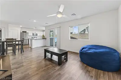 5714 Sunset Amber Avenue, Las Vegas, NV 89122 Living Room