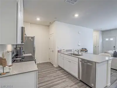 483 Waterfall Cove Court, Henderson, NV 89002 Kitchen