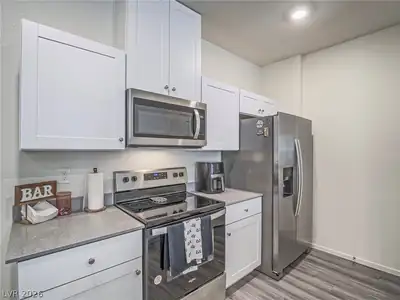 483 Waterfall Cove Court, Henderson, NV 89002 Kitchen