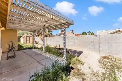 2220 Misty Ridge Circle, North Las Vegas, NV 89032 Patio