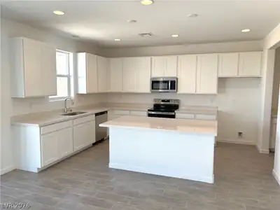 5712 East Badlands Lane Lot 32/2 Kitchen