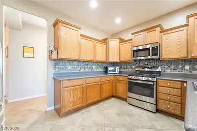 5536 Criollo Drive, Las Vegas, NV 89122 Kitchen
