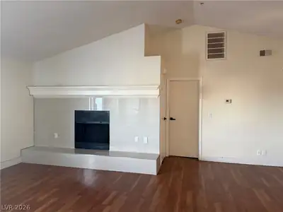 5801 Medallion Drive 202, Las Vegas, NV 89122 
