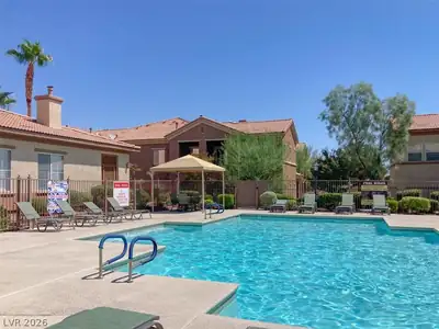 3915 Legend Hills Street 101 Pool