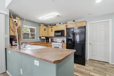 3915 Legend Hills Street 101 Kitchen