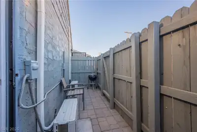 5107 Greene Lane M/A Patio