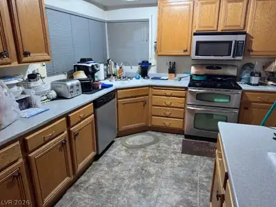6570 Evening Rain Avenue, Las Vegas, NV 89156 Kitchen