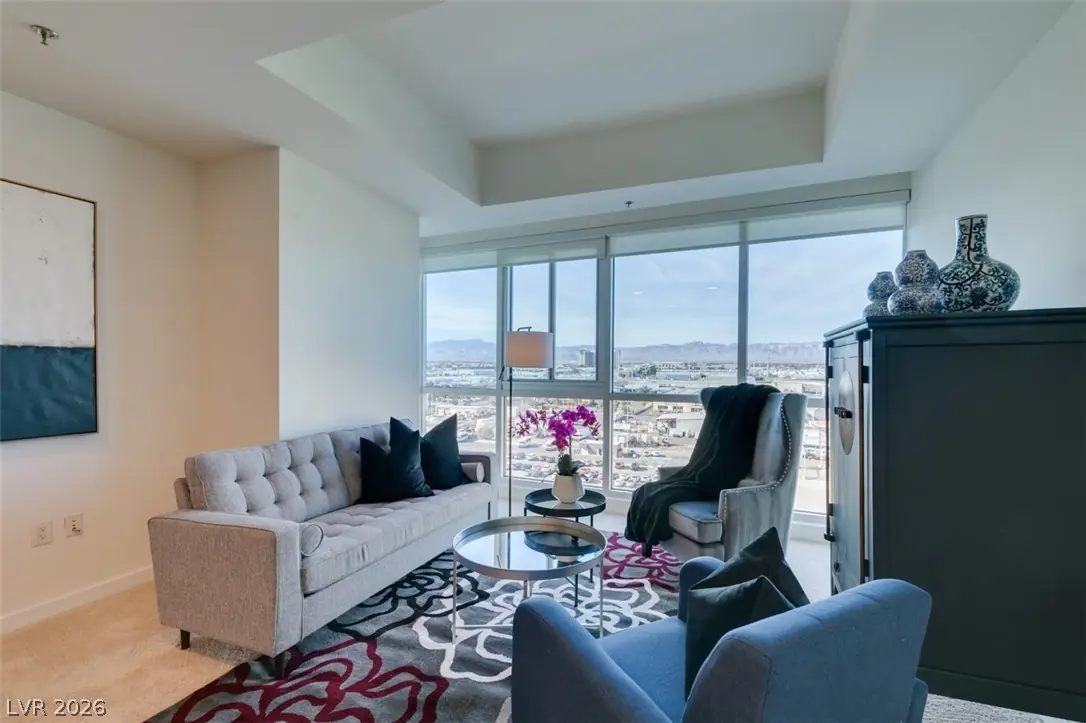 4525 Dean Martin Drive 904
