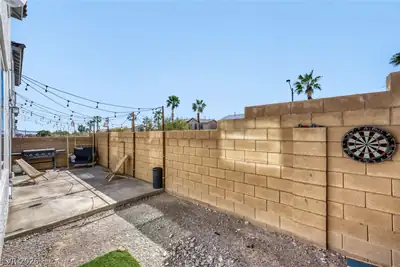 8467 Vulturo Avenue, Las Vegas, NV 89149 Patio