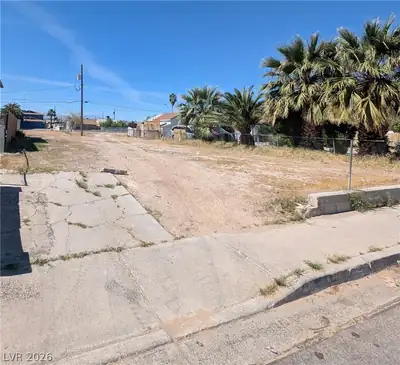1927 Harvard Street North Las Vegas, NV 89030