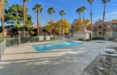 220 Mission Newport Lane 201 Pool