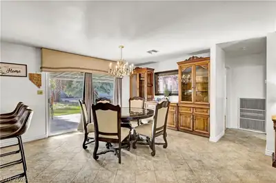 5881 South Sandhill Road Dining Area