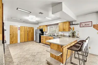 5881 South Sandhill Road Kitchen