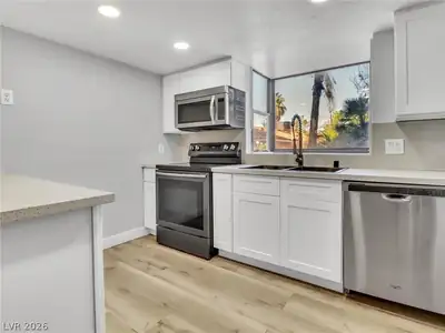 3370 Milenko Drive, Las Vegas, NV 89121 Kitchen