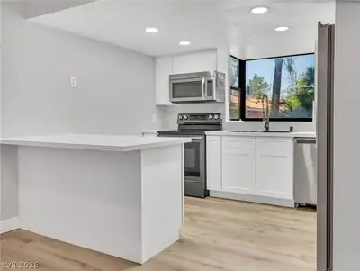 3370 Milenko Drive, Las Vegas, NV 89121 Kitchen