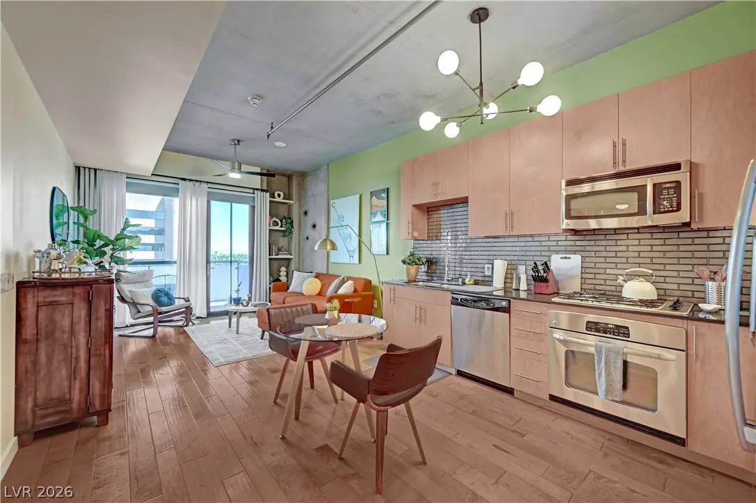 353 East Bonneville Avenue 569