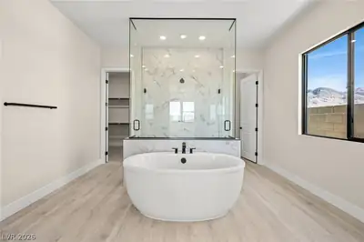 526 Carter House Way, Las Vegas, NV 89138 Primary Bathroom