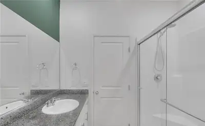 364 Larksong Avenue, Henderson, NV 89011 Primary Bathroom