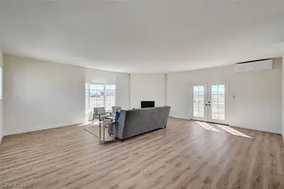 3530 North Woodchips Road Living Room