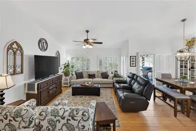 2535 Cog Hill Lane Living Room