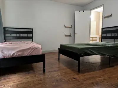 2200 South Fort Apache Road 1118 Bedroom