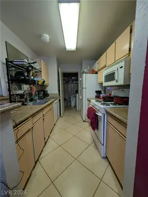2200 South Fort Apache Road 1118 Kitchen