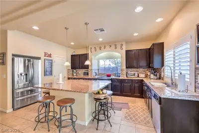 1010 Saffex Rose Avenue Kitchen
