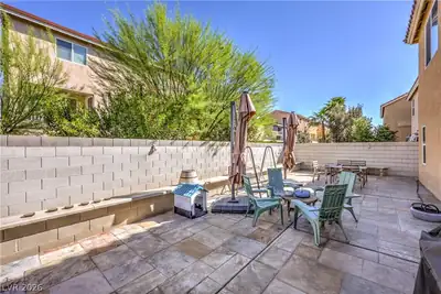 1010 Saffex Rose Avenue Patio