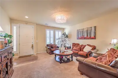 1010 Saffex Rose Avenue Living Room