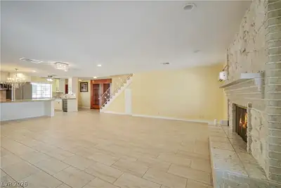 4065 West Maulding Avenue Living Room