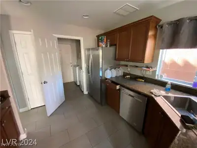 9956 Matfen Court Kitchen
