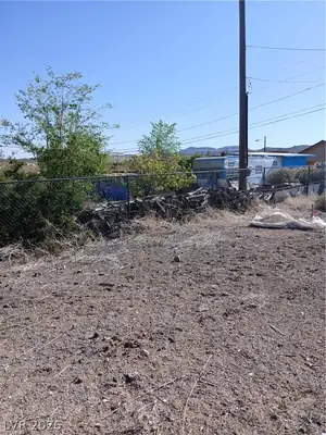 508 North Main Street Yard