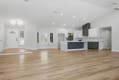 4925 North Juliano Road Kitchen