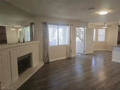 713 Rock Springs Drive 101 Living Room