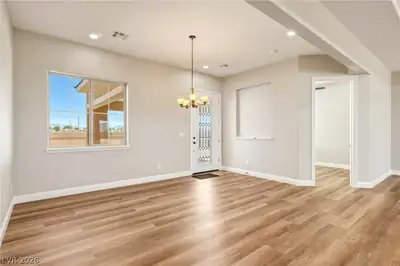 2860 South Mariposa Avenue Dining Area