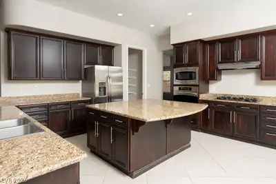 5607 San Palazzo Court, Las Vegas, NV 89141 Kitchen