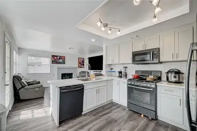 1621 Beech Grove Drive, Las Vegas, NV 89119 Kitchen