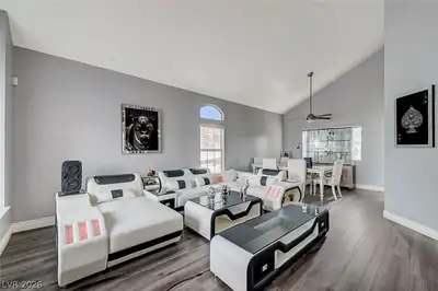 1621 Beech Grove Drive, Las Vegas, NV 89119 Living Room