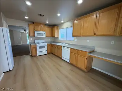 6533 Cape Petrel Street, North Las Vegas, NV 89084 Kitchen