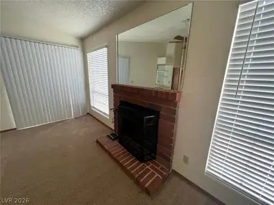 5205 Orchard Hills Avenue Living Room