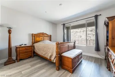 76 Crimson Cactus Avenue Bedroom