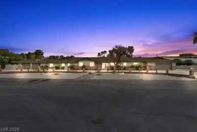 2211 Edgewood Avenue Las Vegas, NV 89102