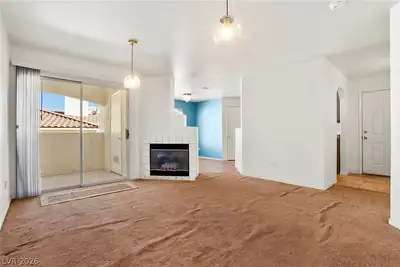 698 South Racetrack Road 823 Living Room