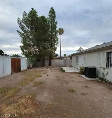 3908 Montebello Avenue, Las Vegas, NV 89110 Yard