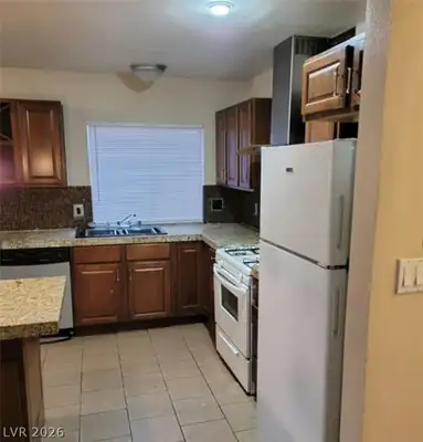 3908 Montebello Avenue, Las Vegas, NV 89110 Kitchen