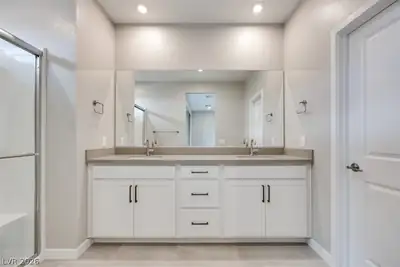 11898 Glide Reflection Avenue, Las Vegas, NV 89138 Primary Bathroom