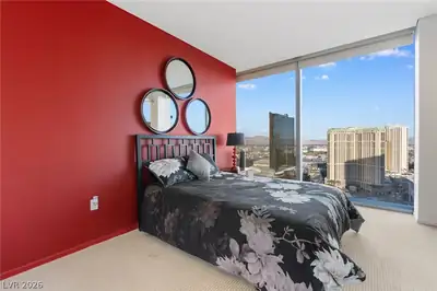 3722 South Las Vegas Boulevard 2402 Bedroom