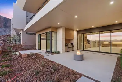 10 Harlow View Court 19 Patio